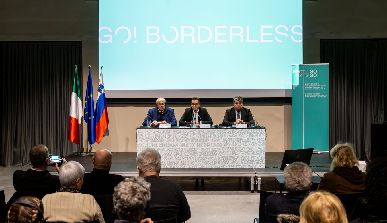 Govorci na seji - župan Mestne občine Nova Gorica Samo Turel, župan Občine Gorica Rodolfo ZIberna in župan Občine Šempeter-Vrtojba Milan Turk