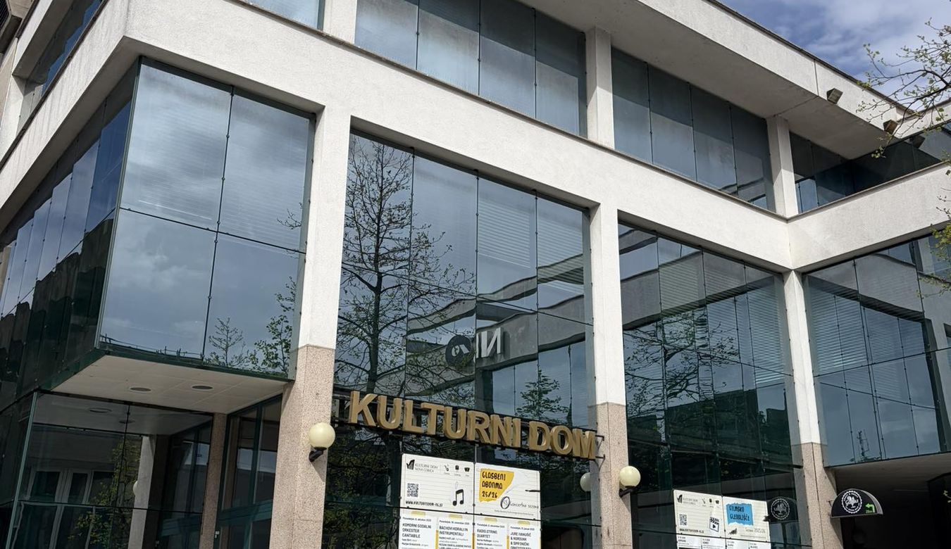 Fotografija zunanjosti Kulturnega doma