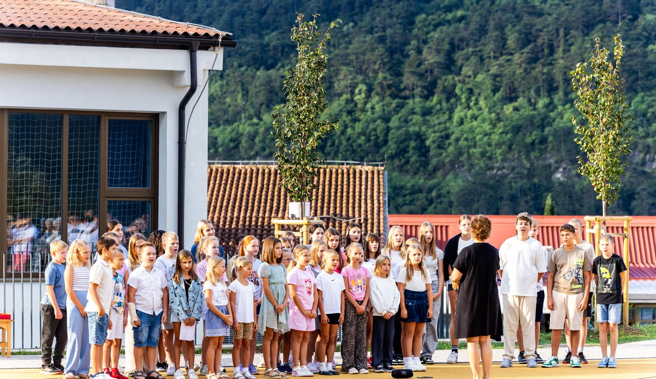 Program OŠ Branik med sprejemom prvošolčkov in odprtjem igrišča.