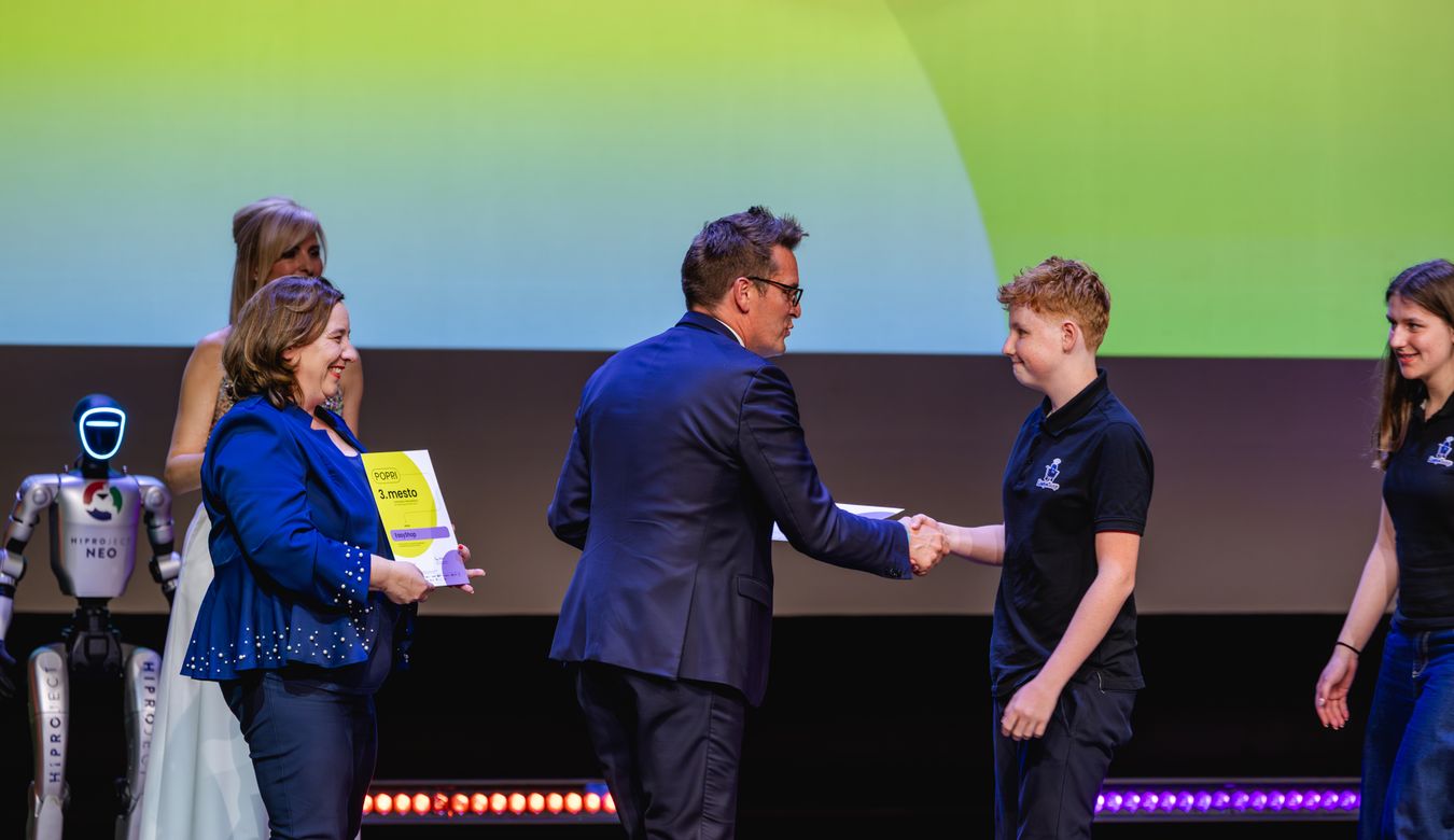 Župan Mestne občine Nova Gorica Samo Turel ob podeljevanju 3. nagrad POPRI