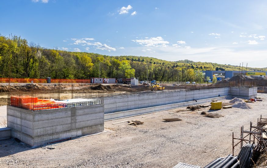 Fotografija z gradbišča v Poslovno-ekonomski coni Nova Gorica (PEC)